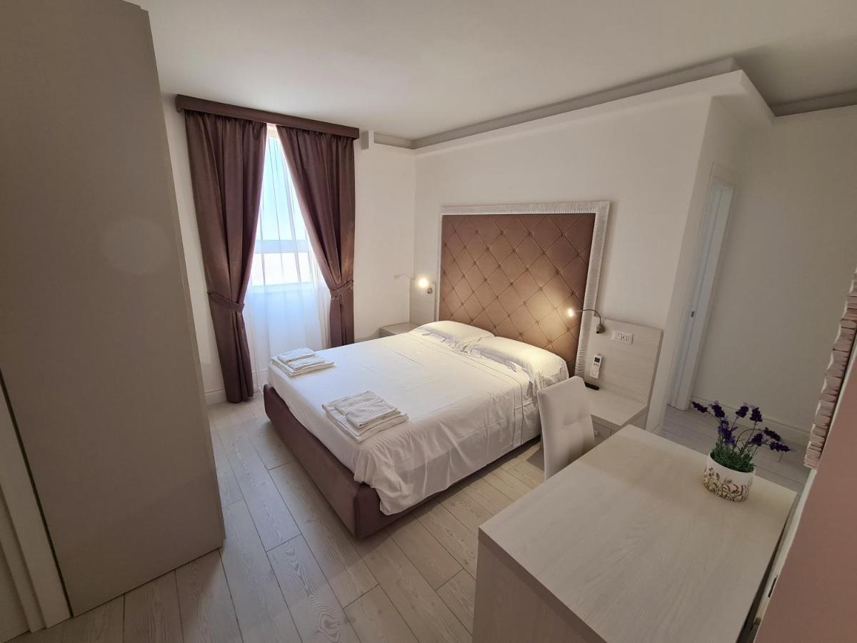 לה מדלנה Isola Nel Parco Villas & Rooms מראה חיצוני תמונה