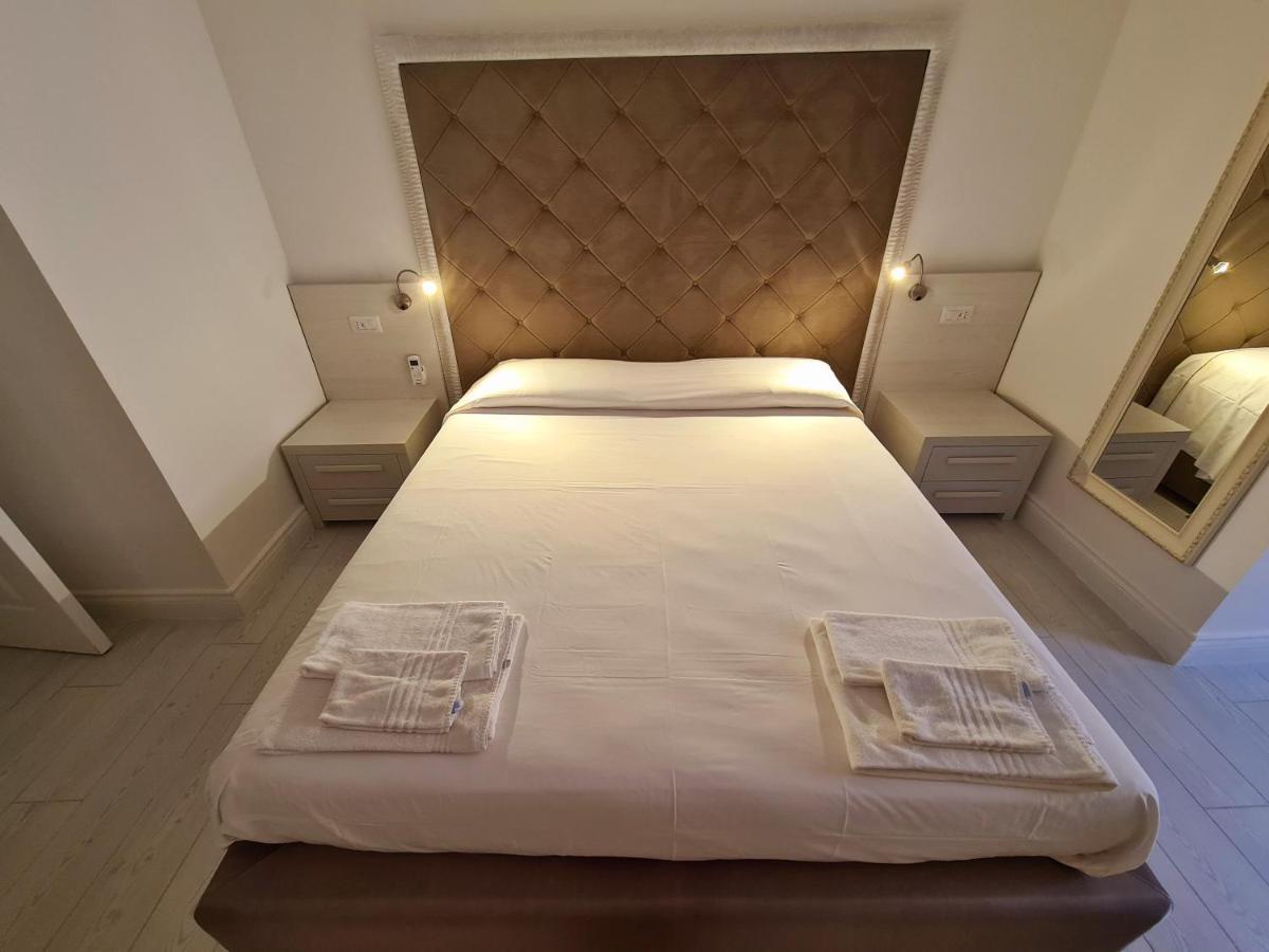 לה מדלנה Isola Nel Parco Villas & Rooms מראה חיצוני תמונה