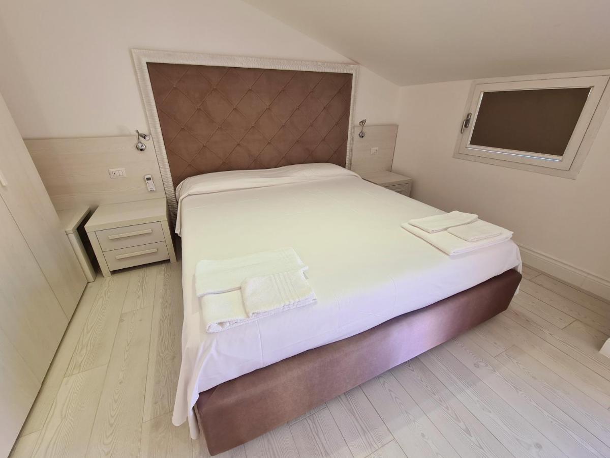 לה מדלנה Isola Nel Parco Villas & Rooms מראה חיצוני תמונה